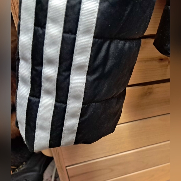 Adidas Originals Adicolor 3-Stripes Slim Fit Hooded Puffer Jacket Size XS - Picture 3 of 7